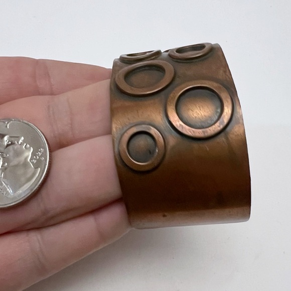 Vintage Modernist Bell Trading Post Solid Copper Circle Motif Cuff Bracelet - Picture 3 of 8